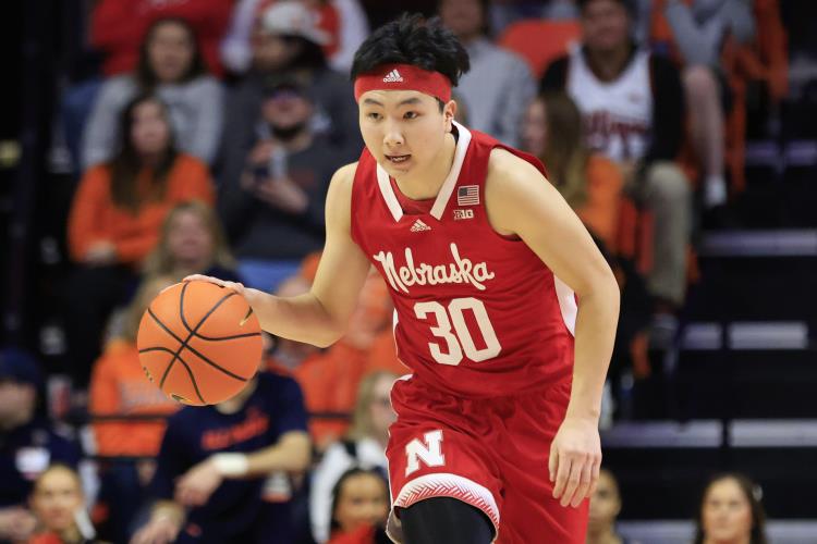 Nebraska, 5 Out e Keisei Tominaga