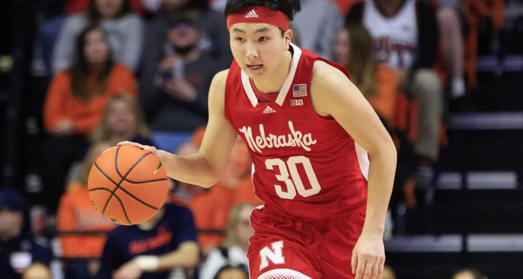Nebraska, 5 Out e Keisei Tominaga